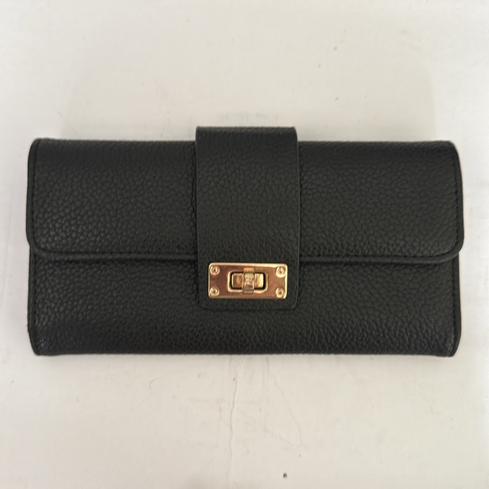 LBLACK WALLET Turn-key Closure Cruelty-free  7.5" x 4" X 1" Excellent con…